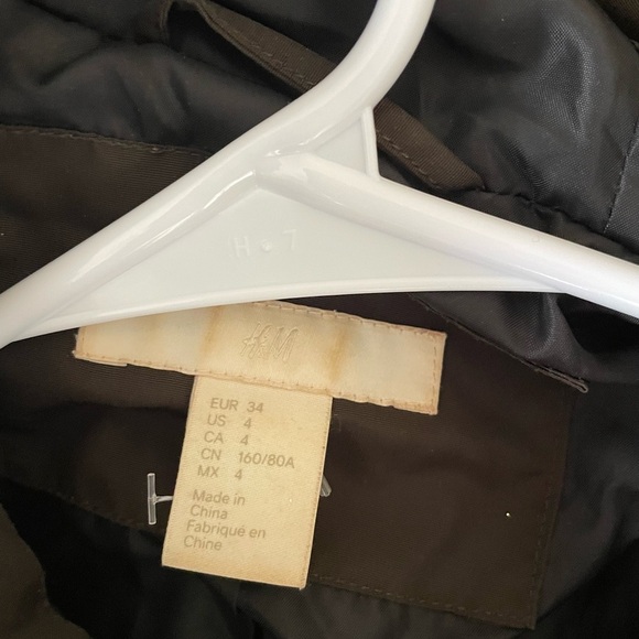 H&M Dark olive green Puffer Jacket with Faux Fur Trim size4 NWOT - Picture 2 of 4